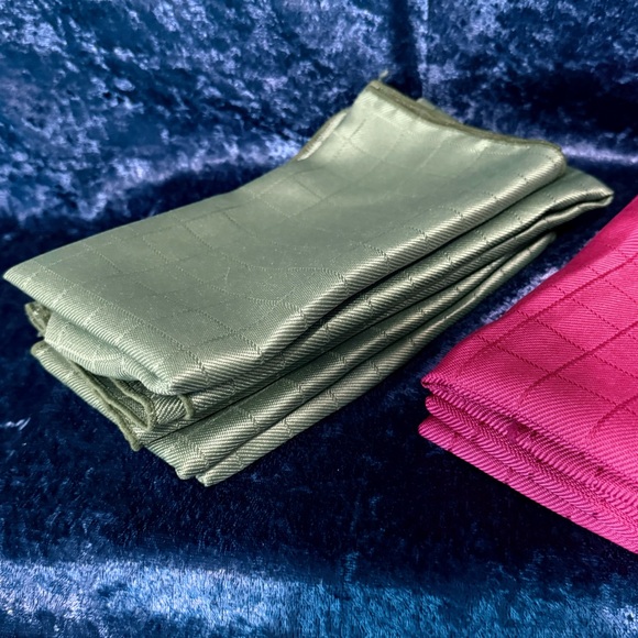 (8) Holiday Napkins - 4 Red/4 Green  - Muted Tones 16” x 16” Square Grid Shiny - Picture 3 of 9